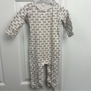 Lila and Hayes sleeper 9-12m EUC